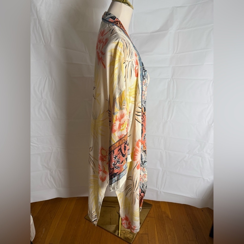 Billabong Floral Cape with Multicolor Design - Picture 2 of 7
